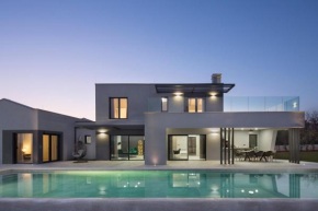 Vacay Villa Infinity